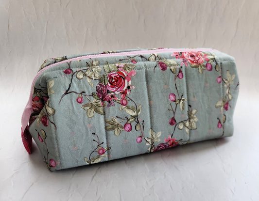 Debbie Adding Bag pattern and stays.  S M L XL